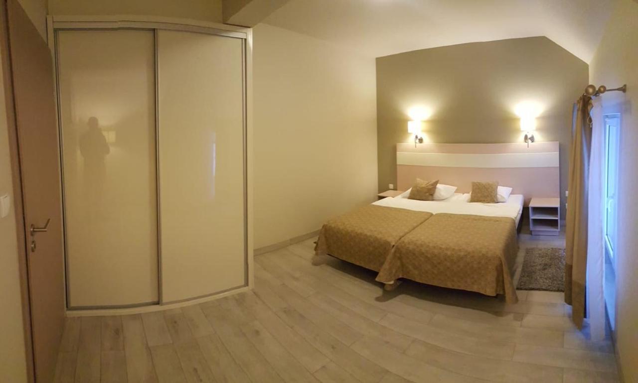Atrakcyjny Apartament Czarna Gora Строне-Слёнске Экстерьер фото